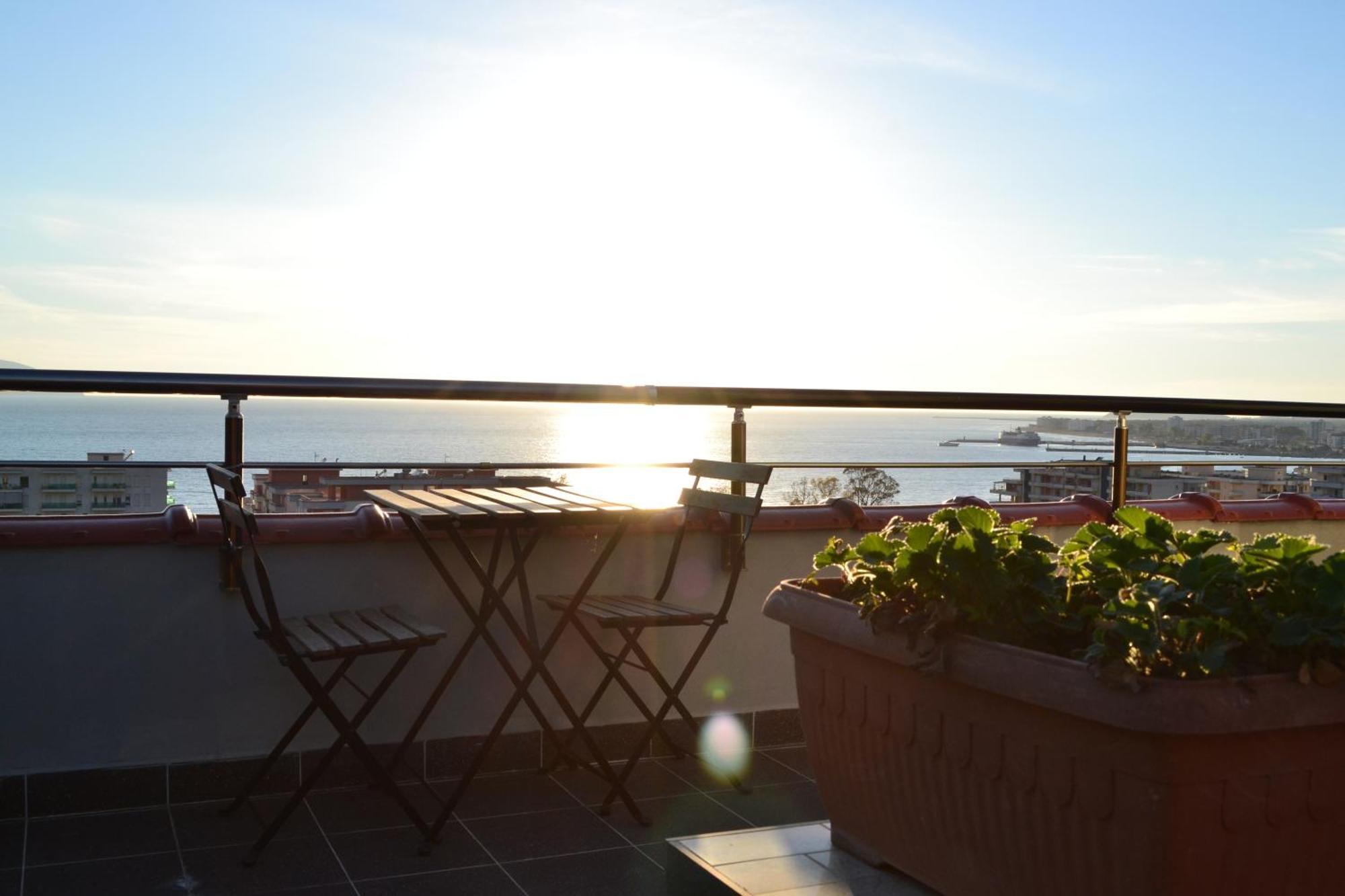 Seaview Penthouse Terrace & Garage Apartment Vlore Luaran gambar