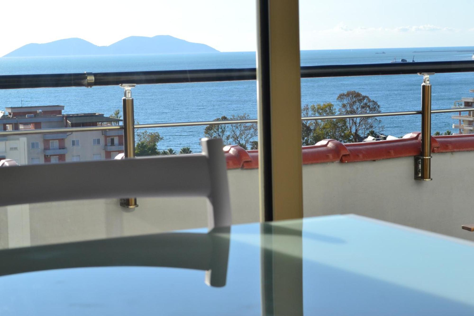 Seaview Penthouse Terrace & Garage Apartment Vlore Luaran gambar