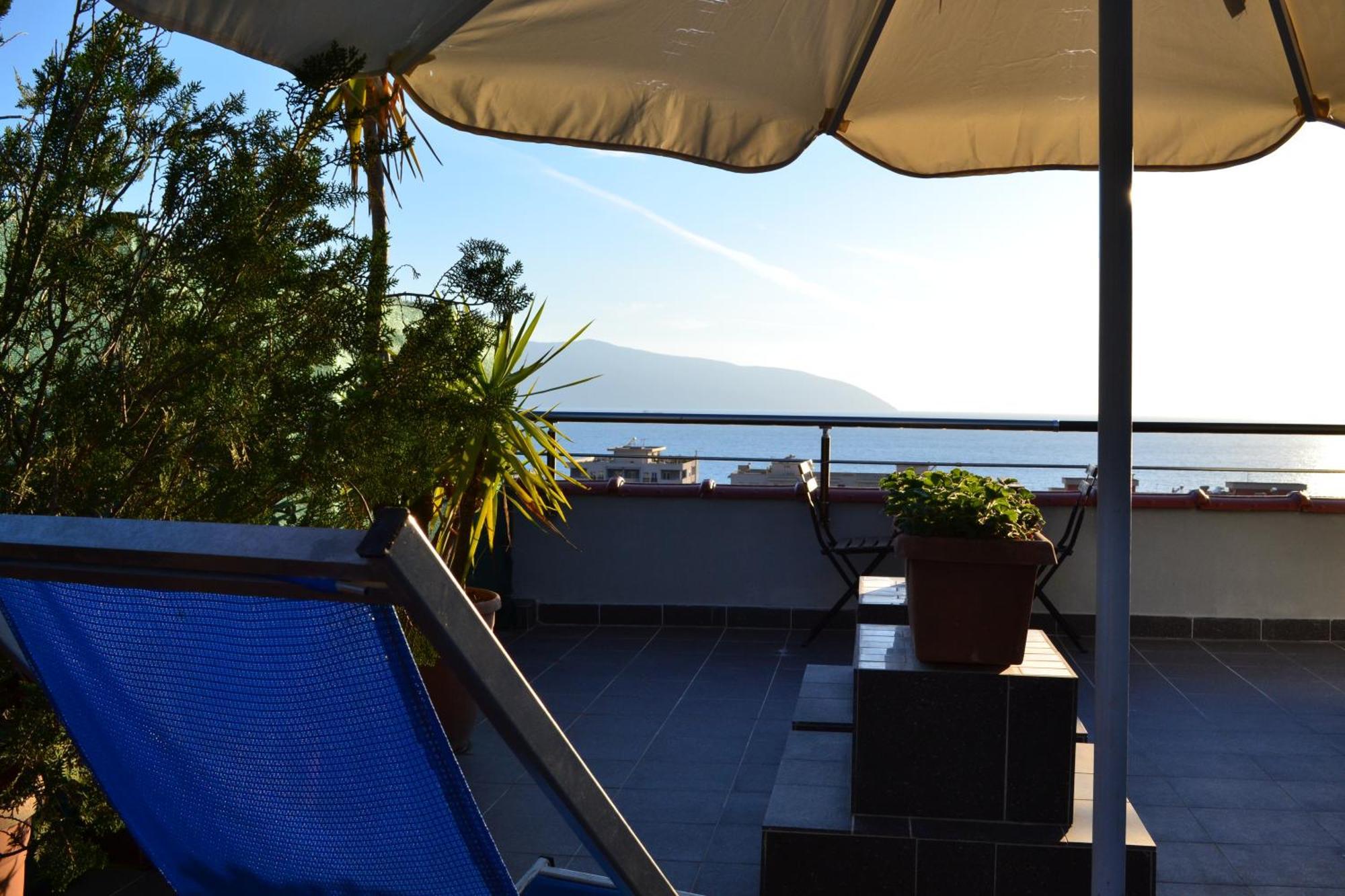 Seaview Penthouse Terrace & Garage Apartment Vlore Luaran gambar